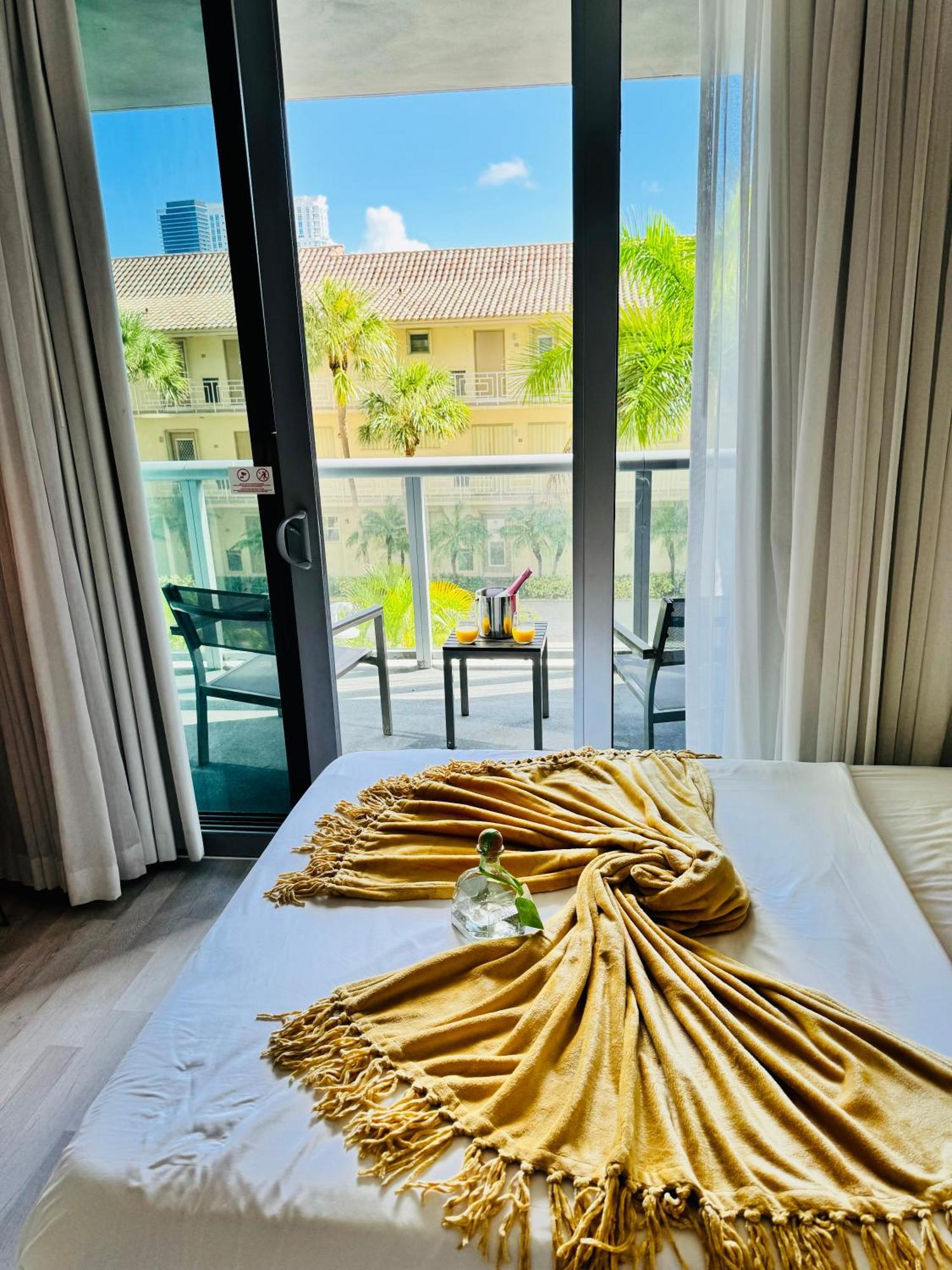 Beachwalk Resort & Condos Холандейл Бийч Екстериор снимка